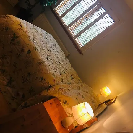 Drumcoura Resort: Lakeside Retreat With Equestrian Center Holiday home *