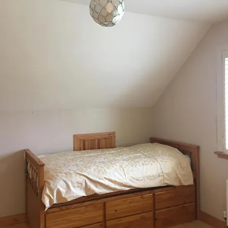 Drumcoura Resort: Lakeside Retreat With Equestrian Center Holiday home
