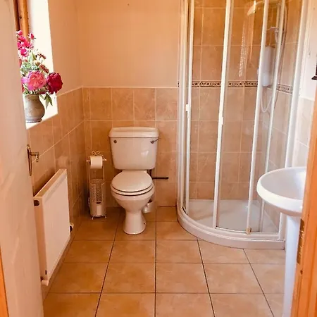 4 Bedrooms With Stunning View Drumcoura Beside Saloon & Equestrian Centre, Lakes & Forest Casa de Férias *