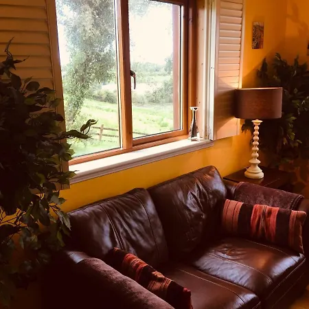 Casa de Férias 4 Bedrooms With Stunning View Drumcoura Beside Saloon & Equestrian Centre, Lakes & Forest *