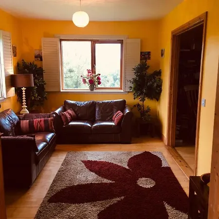 4 Bedrooms With Stunning View Drumcoura Beside Saloon & Equestrian Centre, Lakes & Forest Casa de Férias Ballinamore